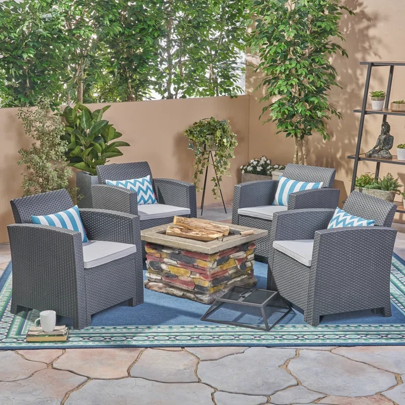 Amargo Outdoor Seating Group with Cushions