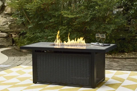 Friedsam 25.13" H x 58" W Aluminum Outdoor Fire Pit Table with Lid