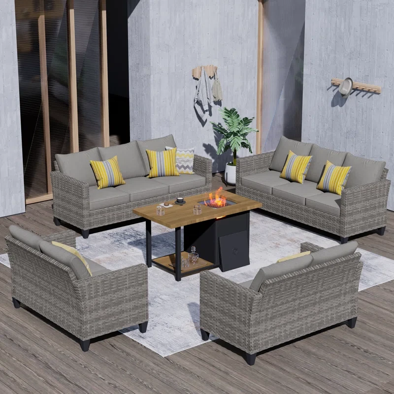 Bruinekool 10 - Person Outdoor Seating Group with Cushions