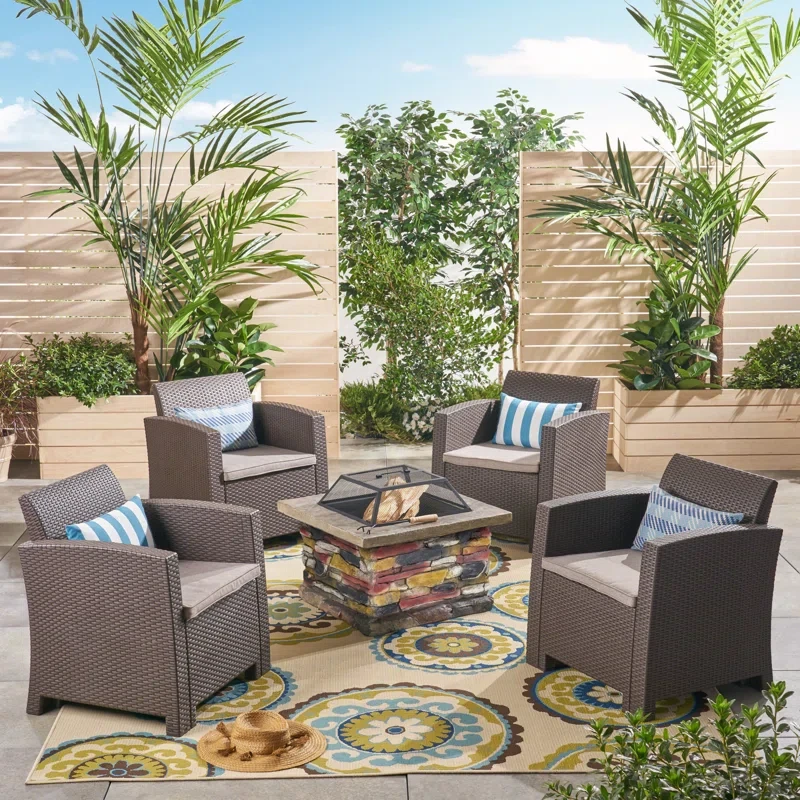 Amargo Outdoor Seating Group with Cushions