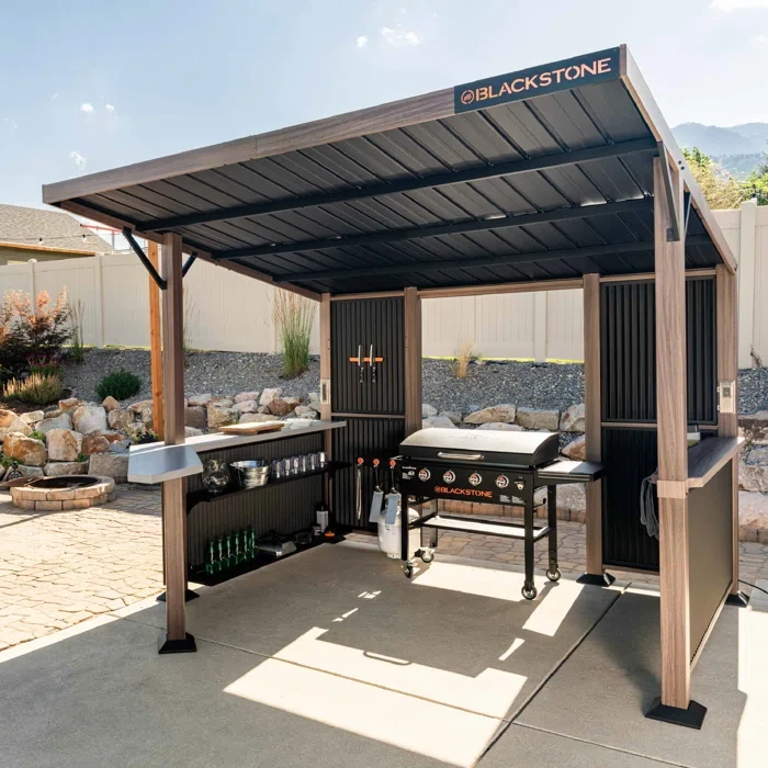 Blackstone 10' x 10' Backyard Bar & Grill